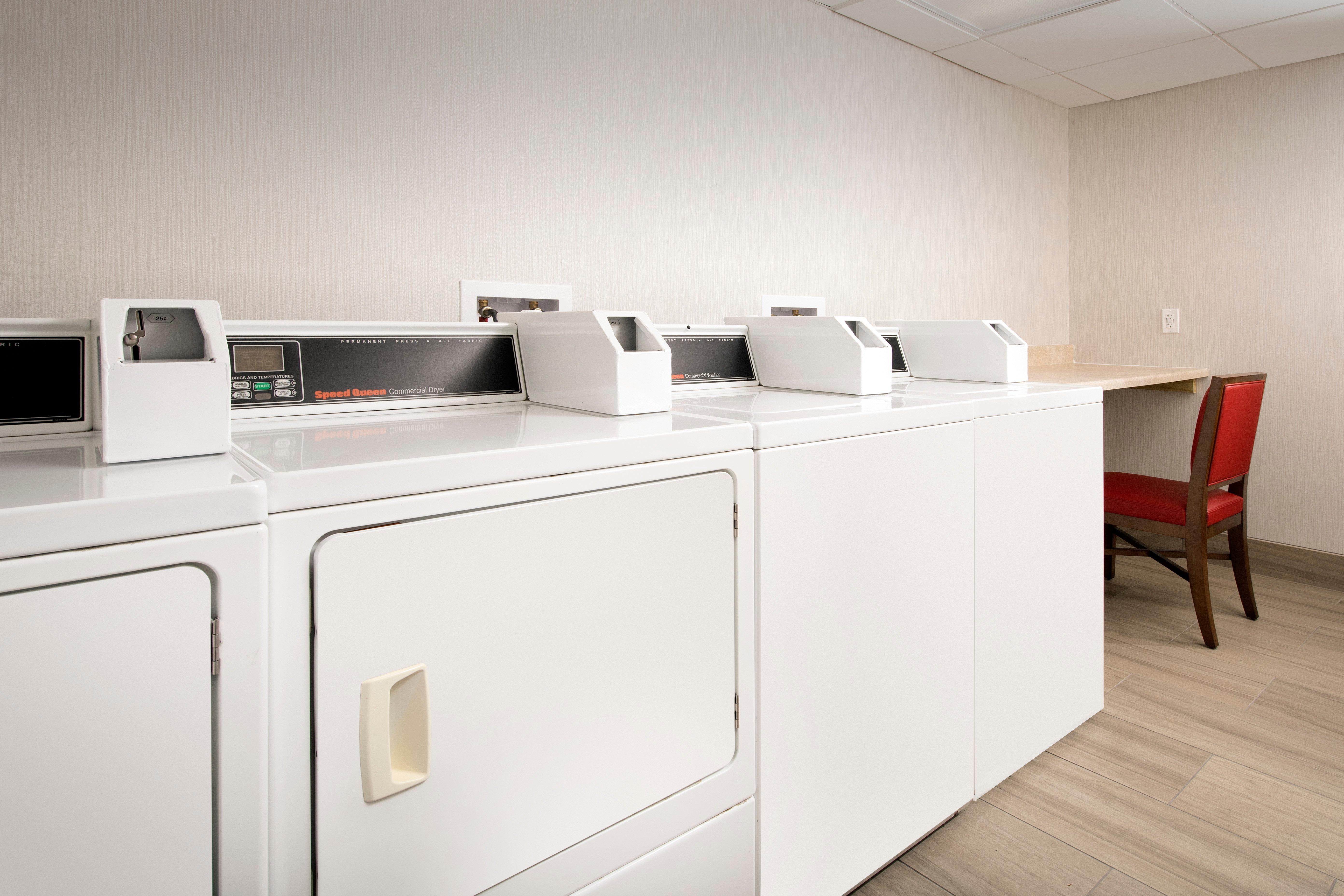 Holiday Inn Express & Suites Baltimore - BWI Airport North By Ihg Linthicum Exterior photo
